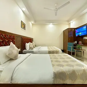 Hotel Emblem Suites- Near Delhi Airport, New Delhi